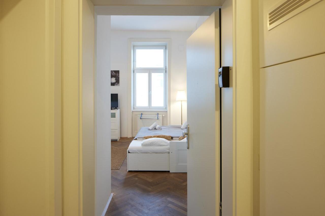 Nice Studio Close To Metro III Bécs Kültér fotó